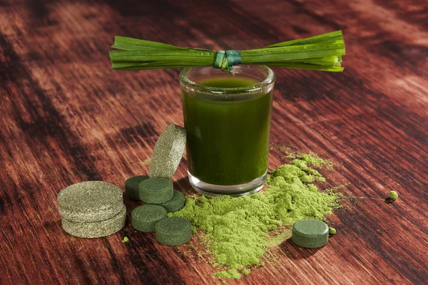 Green food supplements. — Stock Photo, Image