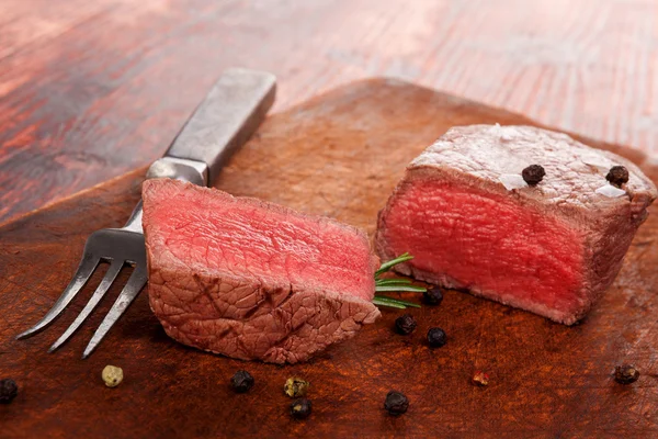 Bife comendo . — Fotografia de Stock