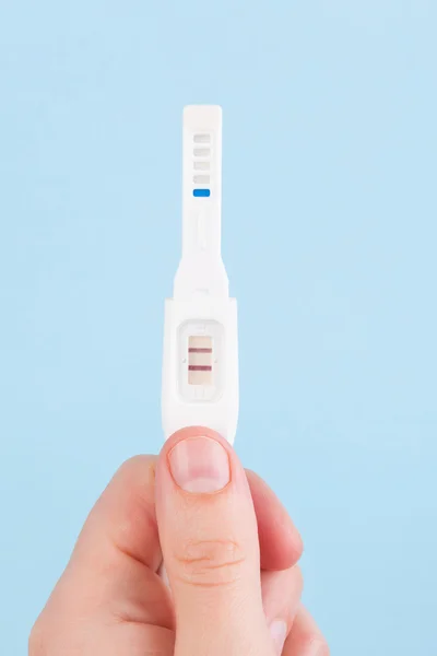 Father holding pregnancy test isolated. — Stock Photo, Image