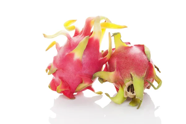 Duas frutas de dragão maduras inteiras — Fotografia de Stock
