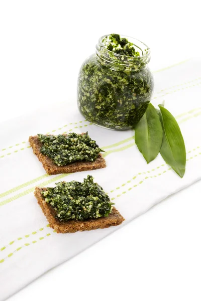 Pesto de ajo aislado . —  Fotos de Stock