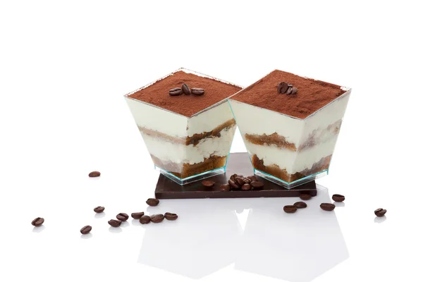 Tiramisu dessert på chokladkaka — Stockfoto