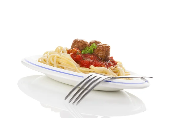 Pasta med tomatsås och köttbullar. — Stockfoto