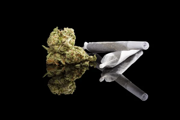 Marihuana achtergrond. — Stockfoto