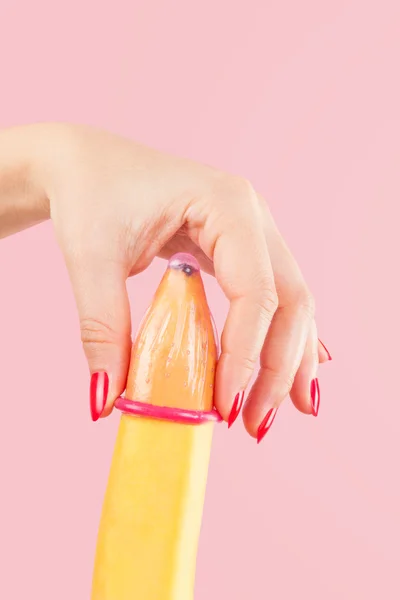 Załóż prezerwatywę. — Zdjęcie stockowe