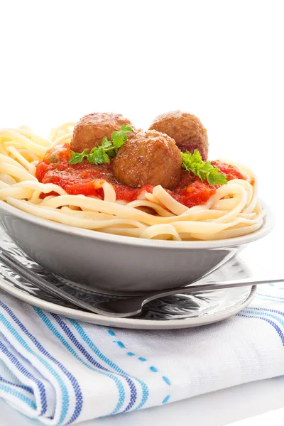 Pasta med tomatsås och köttbullar. — Stockfoto