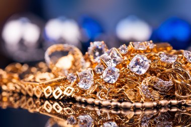 Mücevherler ve değerli taşlar