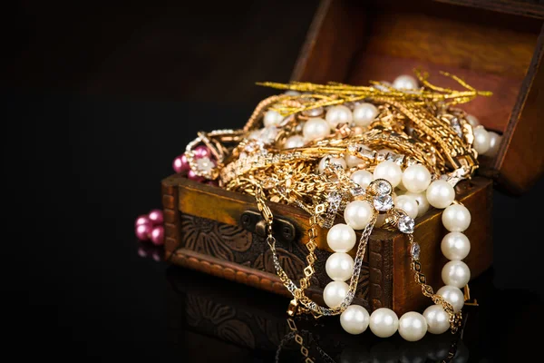 Κουτί κοσμήματα κοσμήματα, μαργαριτάρι — Φωτογραφία Αρχείου