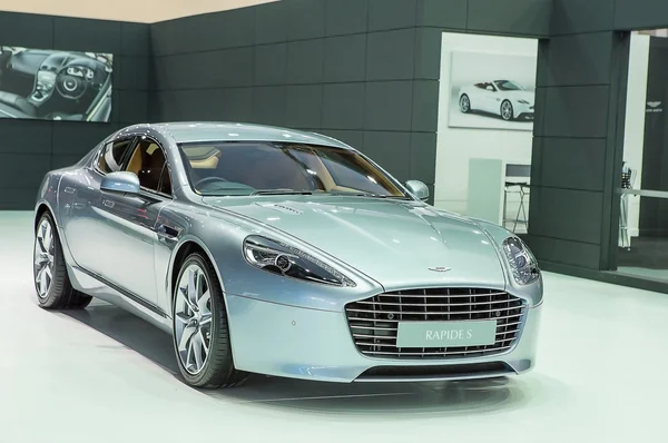 Бронзовый Aston Martin серии Rapide S — стоковое фото