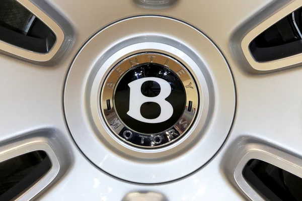 Логотип Bentley на колесах — стоковое фото