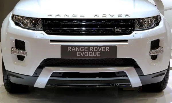 Front grill of Range Rover series Evoque — Stock Photo, Image