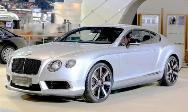 Prata Bentley série Continental GT V8 S carro de luxo — Fotografia de Stock