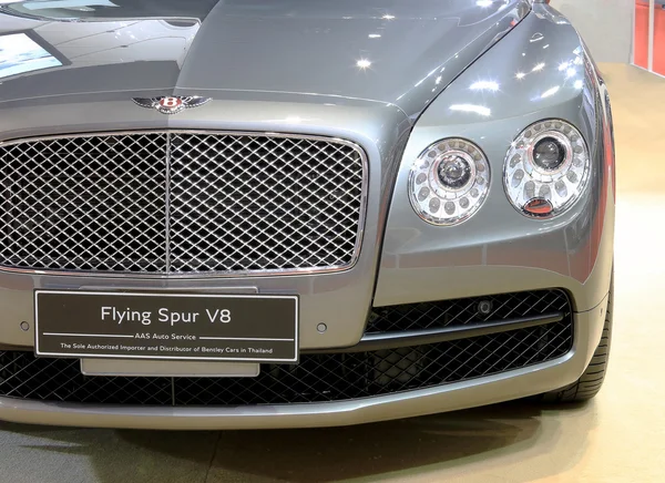 Headlight of Bentley series Flying Spur V8  luxury  car — Stockfoto