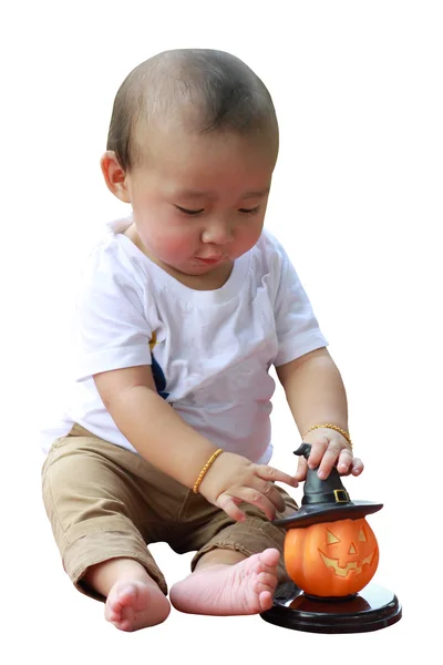 Primer plano retrato de asiático chico hold calabaza muñeca —  Fotos de Stock