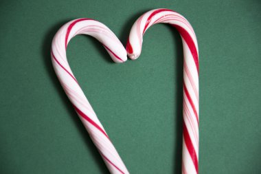 Noel dekorasyon olarak baston şekerler