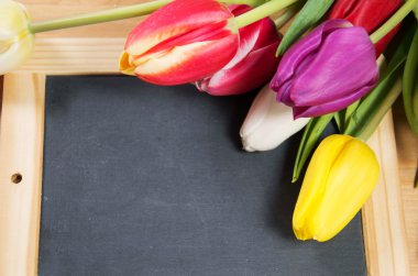 Çiçekli tebrik kartı