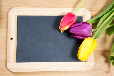 Çiçekli tebrik kartı