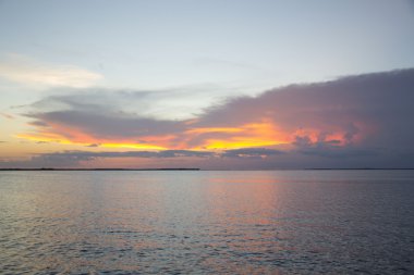 Okyanusta gün batımı