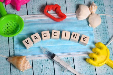 Aşı için şırıngayla ilaç kavramı