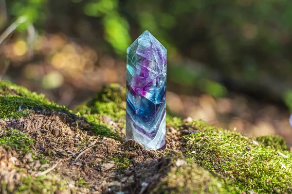 Sihir Doğada Bulunan Gemstone Florit Kristaliyle Hayat Buluyor Gizemli Ayinler — Stok fotoğraf