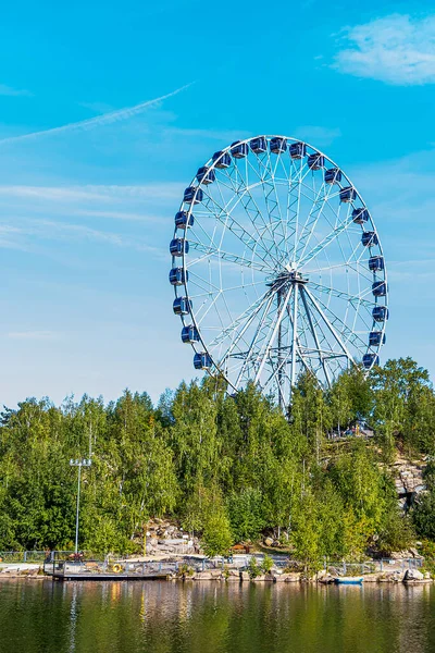 Yekaterinburg Rússia Setembro 2020 Roda Gigante Alta Parque Cidade Contra — Fotografia de Stock