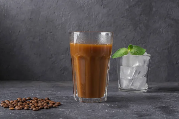 Ricetta Caffè Freddo Con Menta Latte Bicchiere Grande Cocktail Caffè — Foto Stock