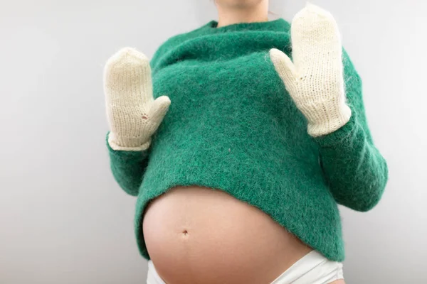 Pregnant Woman Woolen Sweater Warm Mittens — Stock Photo, Image