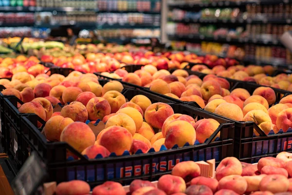 Perziken Supermarkt Verse Groenten Fruit Markt Landbouwproducten — Stockfoto