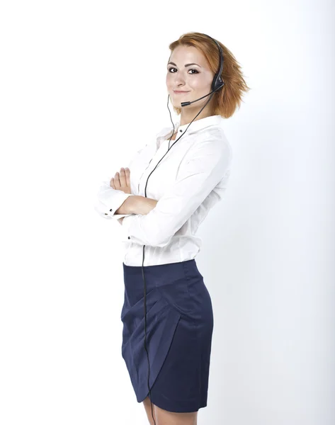 Menina ruiva elegante feliz em um fundo branco. Retrato de uma mulher de negócios — Fotografia de Stock