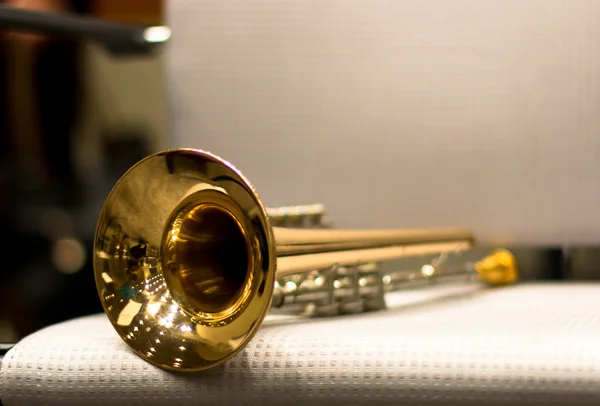 Instrumento de vento. Trombeta. Sala de Concertos. Instrumentos de vento — Fotografia de Stock