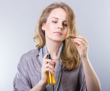 kıvırcık sarışın saç hakkında düşünme onu hair.beautiful kadın önemser. nemlendirici, tedavi saç tedavisi, Kuru