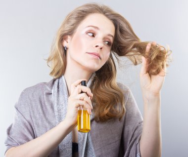 kıvırcık sarışın saç hakkında düşünme onu hair.beautiful kadın önemser. nemlendirici, tedavi saç tedavisi, Kuru