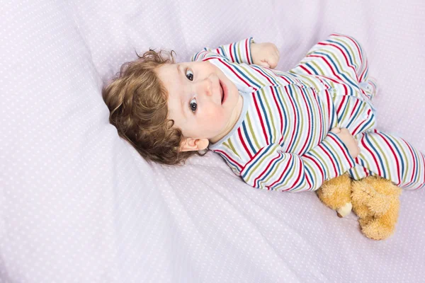 Bebê ativo.Retrato de uma criança alegre ativa. bebê de seis meses — Fotografia de Stock