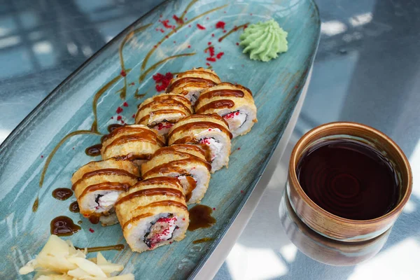 Sushi Broodjes Met Sojasaus Tafel — Stockfoto