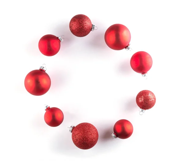 Bolas Natal Vermelhas Forma Círculo Fundo Branco Conceito Natal Ano — Fotografia de Stock