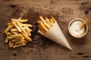 patates kızartması Fransız ekşi krema natürmort düz lay
