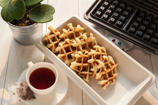 Tea Time mit Waffelnachmittag — Stockfoto