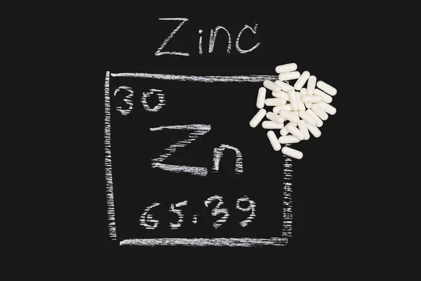 Zinc capsule supplementary  food  periodic  table vitamin — Stock Photo, Image