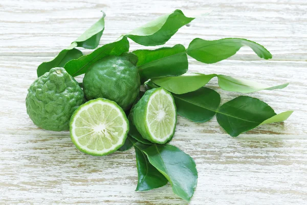 Mauritius papeda bergamot verlaat kruid stilleven — Stockfoto