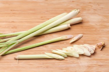limon dilim taze aromatik kokulu tom yam madde
