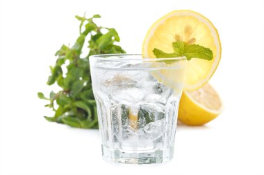 limon soda nane taze içki yaz ferahlık izole natürmort
