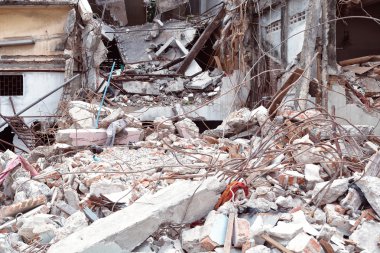 eski bina yıkım inşaat beton mimari çöp terk yok