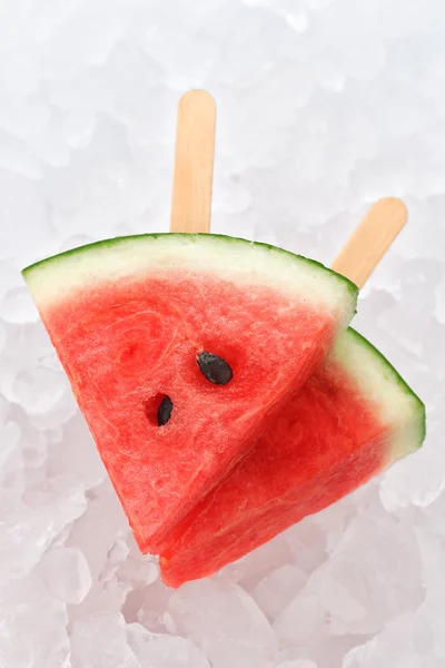 Melancia picolé gostoso fresco verão fruta doce sobremesa — Fotografia de Stock