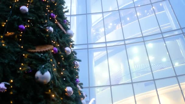 Primo Piano Bellissimo Albero Natale Decorato Con Palle Natale Ghirlande — Video Stock