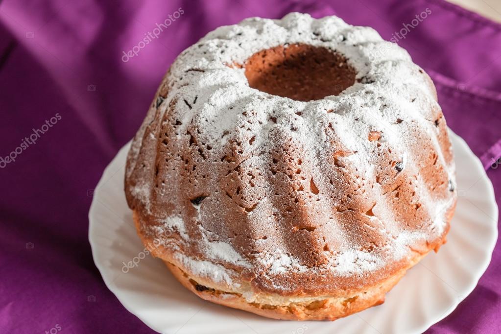 Gateau De Paques Avec Sucre Glace Et Raisins Secs Image Libre De Droit Par Joe L C Gateau De Paques Avec Sucre Glace Et Raisins Secs Image Libre De Droit Par Joe L C