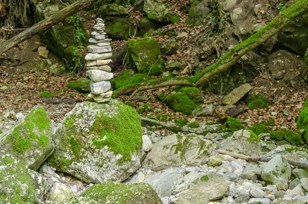 Single Rock Stack Streambed Pile Stacked Rocks Balancing Big Rock — Stock fotografie