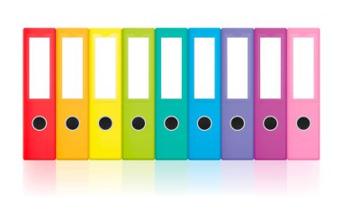 Yüzük klasörleri, renkli boş yaprak klasörü seti, mutlu ofis işleri ve düzenli dosyalama için gökkuşağı renkli koleksiyon. Beyaz arkaplanda izole vektör illüstrasyonu.