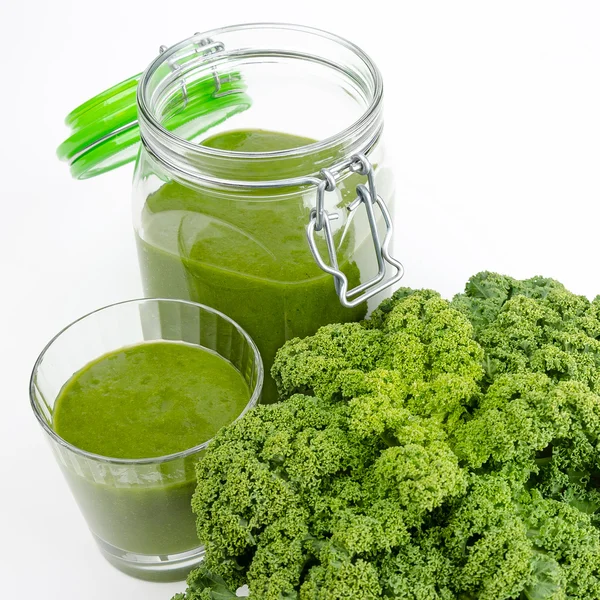 Groene Smoothie met verse boerenkool — Stockfoto