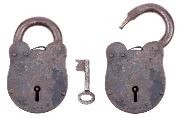 Cadeado medieval com chave — Fotografia de Stock