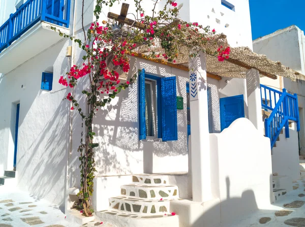 Casa griega tradicional en la isla de Mykonos, Grecia —  Fotos de Stock